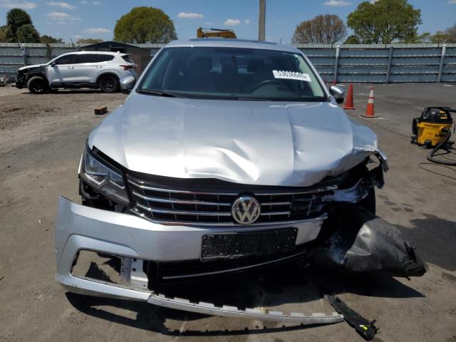  VOLKSWAGEN PASSAT 2019 Srebrny