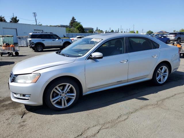  VOLKSWAGEN PASSAT 2013 Srebrny