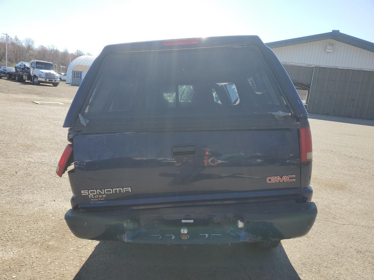 2002 GMC Sonoma VIN: 1GTDT19W328238225 Lot: 53646195