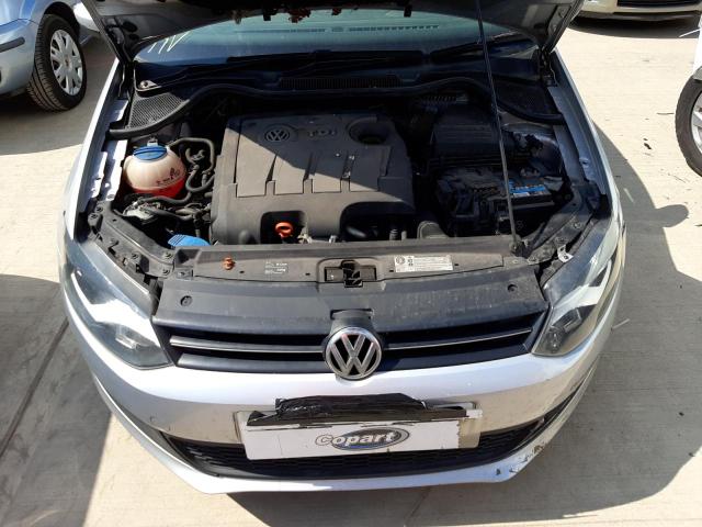 2010 VOLKSWAGEN POLO SE TD