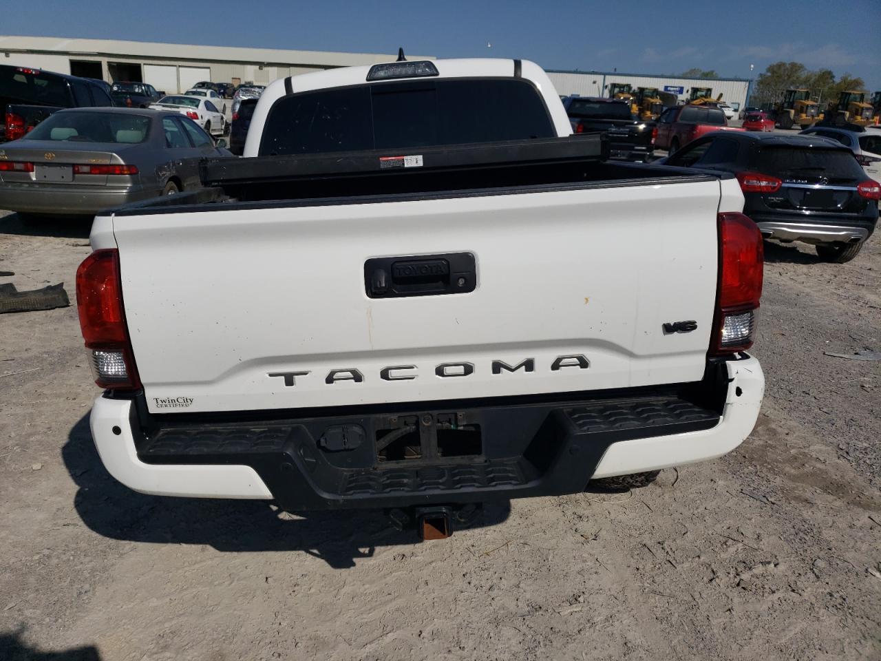 2018 Toyota Tacoma Double Cab VIN: 3TMAZ5CN8JM061058 Lot: 52038485