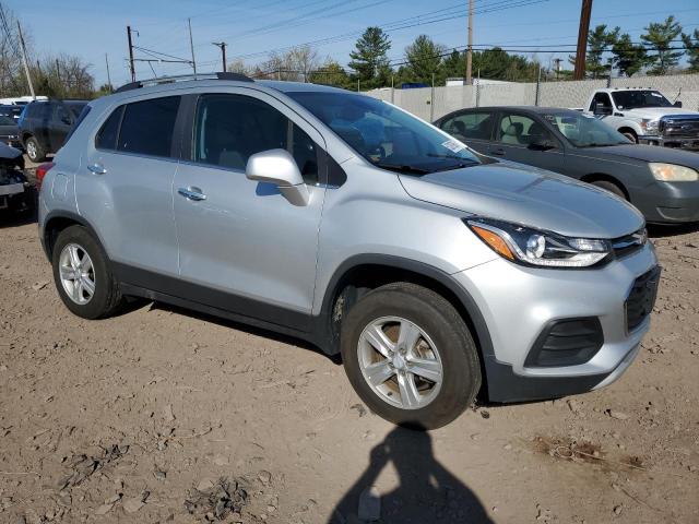  CHEVROLET TRAX 2019 Srebrny