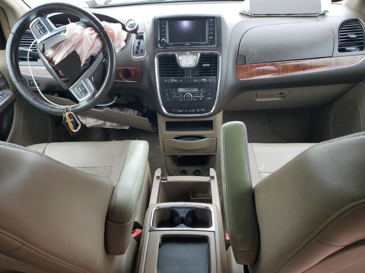 2011 Chrysler Town & Country Touring L VIN: 2A4RR8DG5BR633888 Lot: 51289215