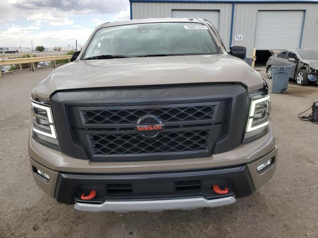  NISSAN TITAN 2021 Коричневий