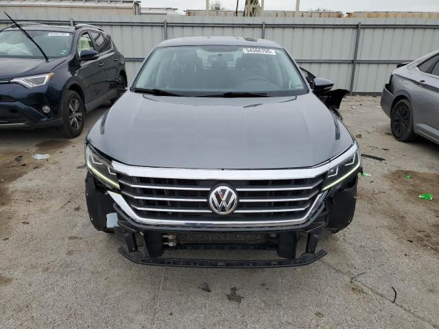  VOLKSWAGEN PASSAT 2021 Серый