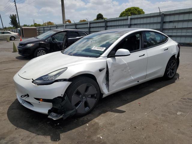  TESLA MODEL 3 2021 Biały