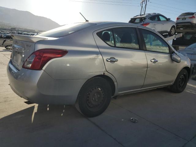  NISSAN VERSA 2014 Сріблястий