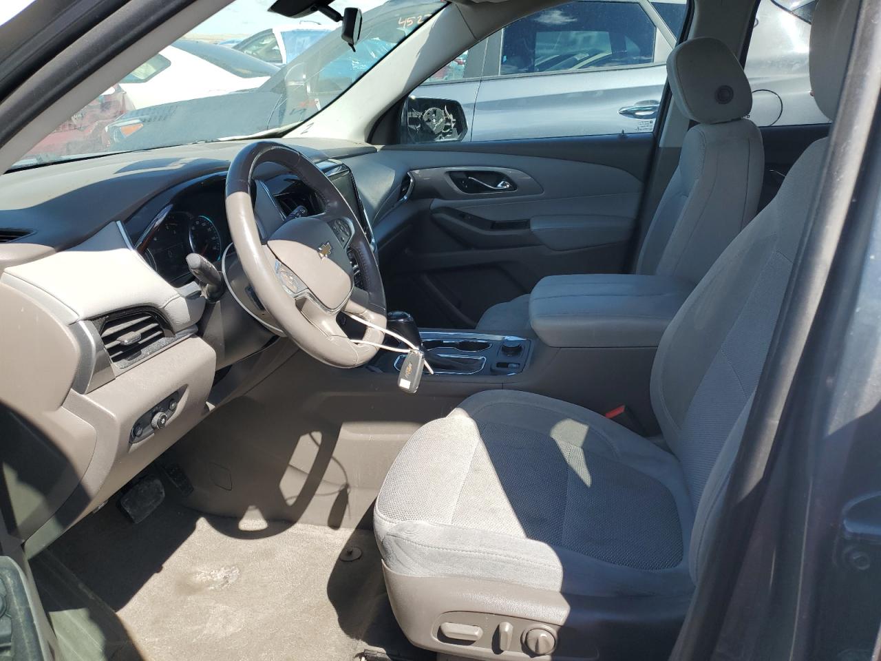 1GNEVGKW9JJ250678 2018 Chevrolet Traverse Lt