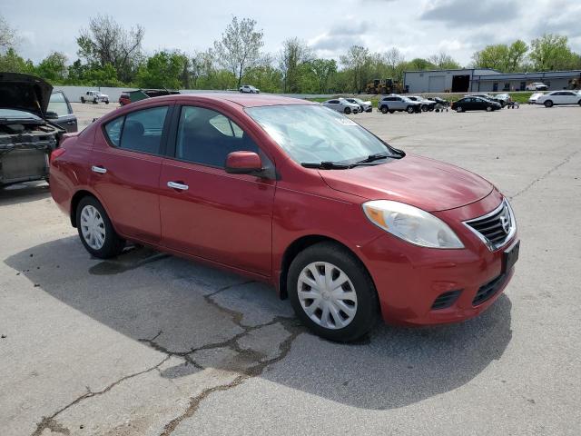 NISSAN VERSA 2013 Червоний