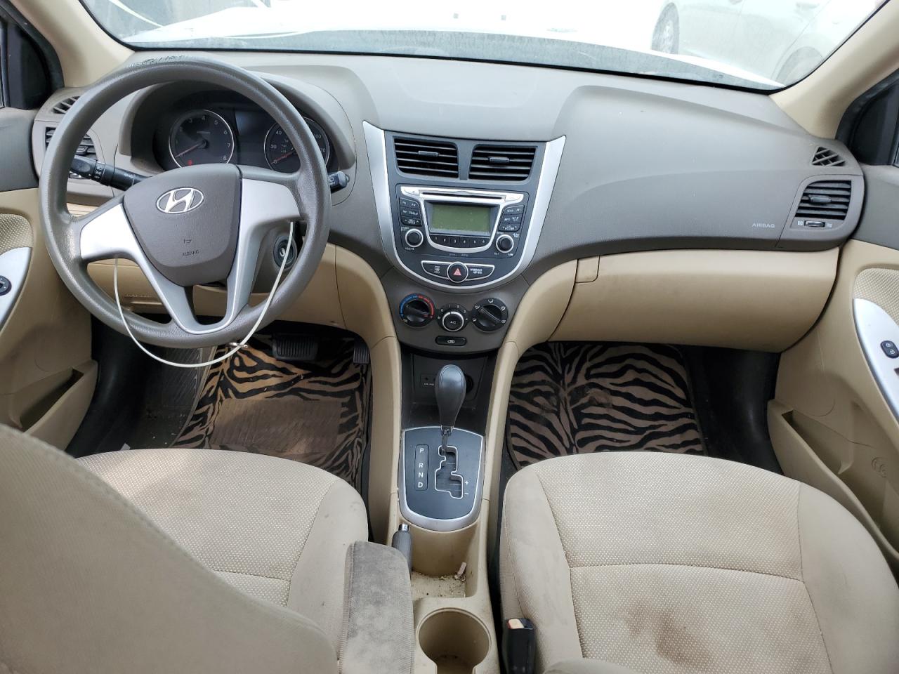 2013 Hyundai Accent - Image 8