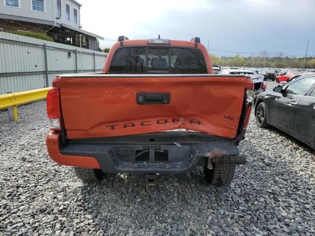 Pickups TOYOTA TACOMA 2016 Orange