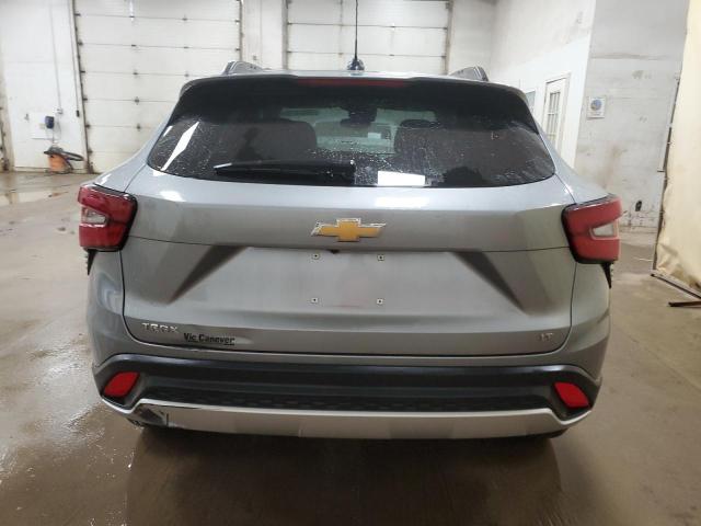  CHEVROLET TRAX 2024 Szary
