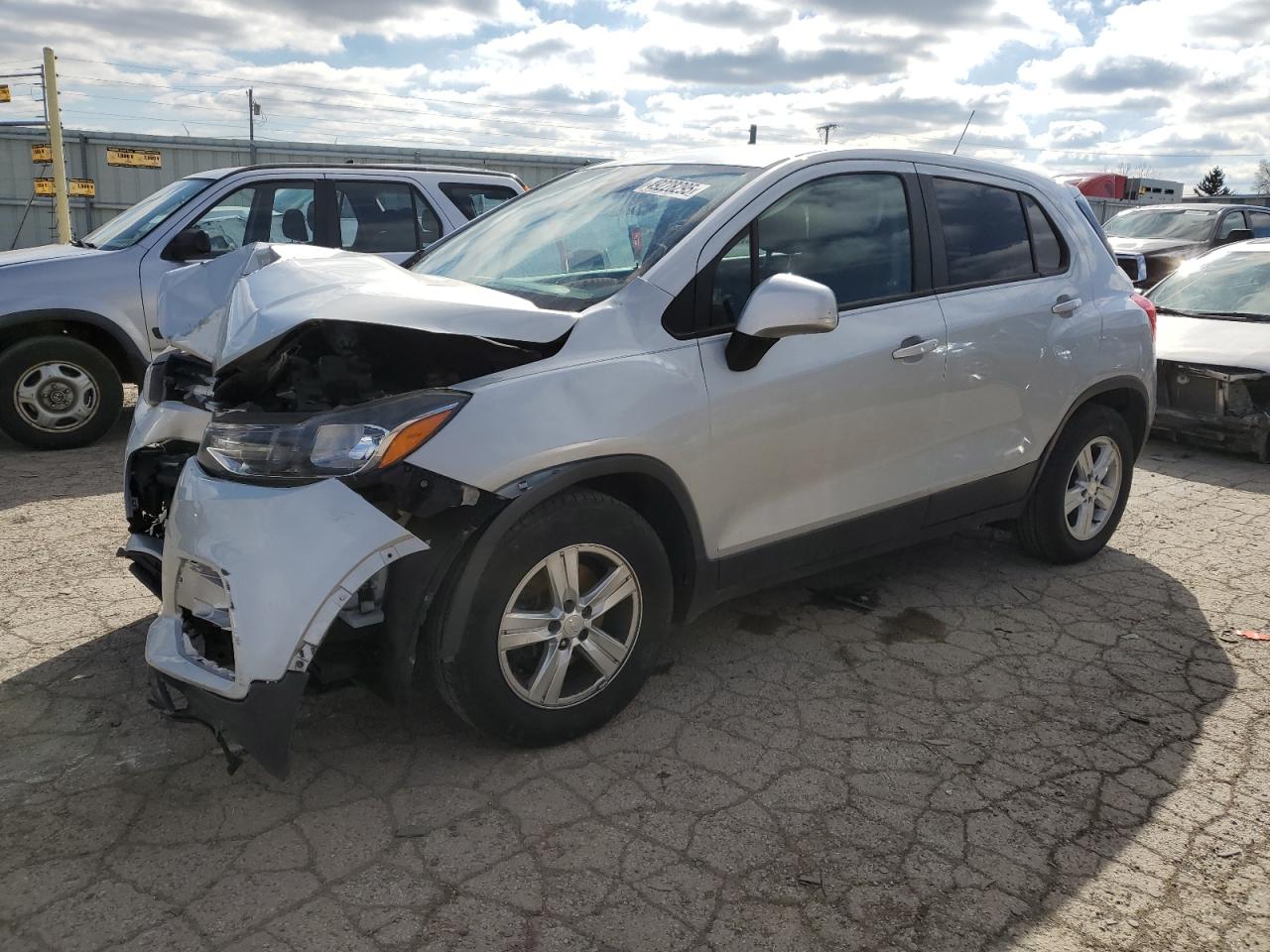 2020 Chevrolet Trax Ls for Sale in Dyer, IN - Front End