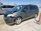 2014 Toyota Sienna  იყიდება Pekin-ში, IL - Front End
