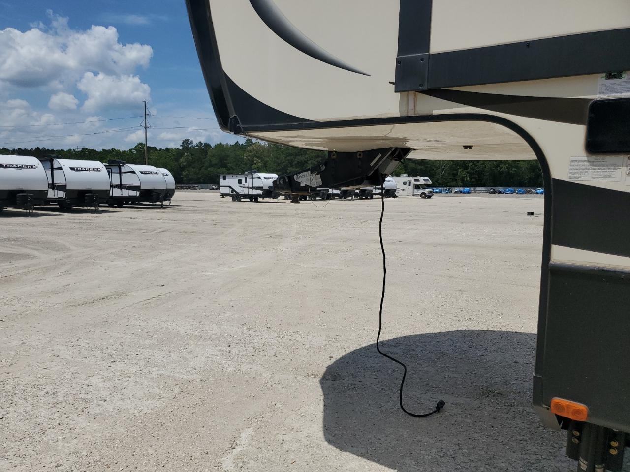 2015 Keystone Challenger Alpine VIN: 4YDF35324FE780833 Lot: 53799725