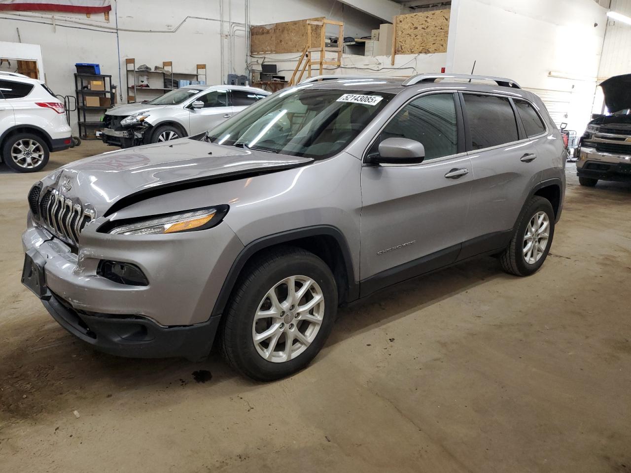 2018 Jeep Cherokee Latitude Plus for Sale in Ham Lake, MN - Front End