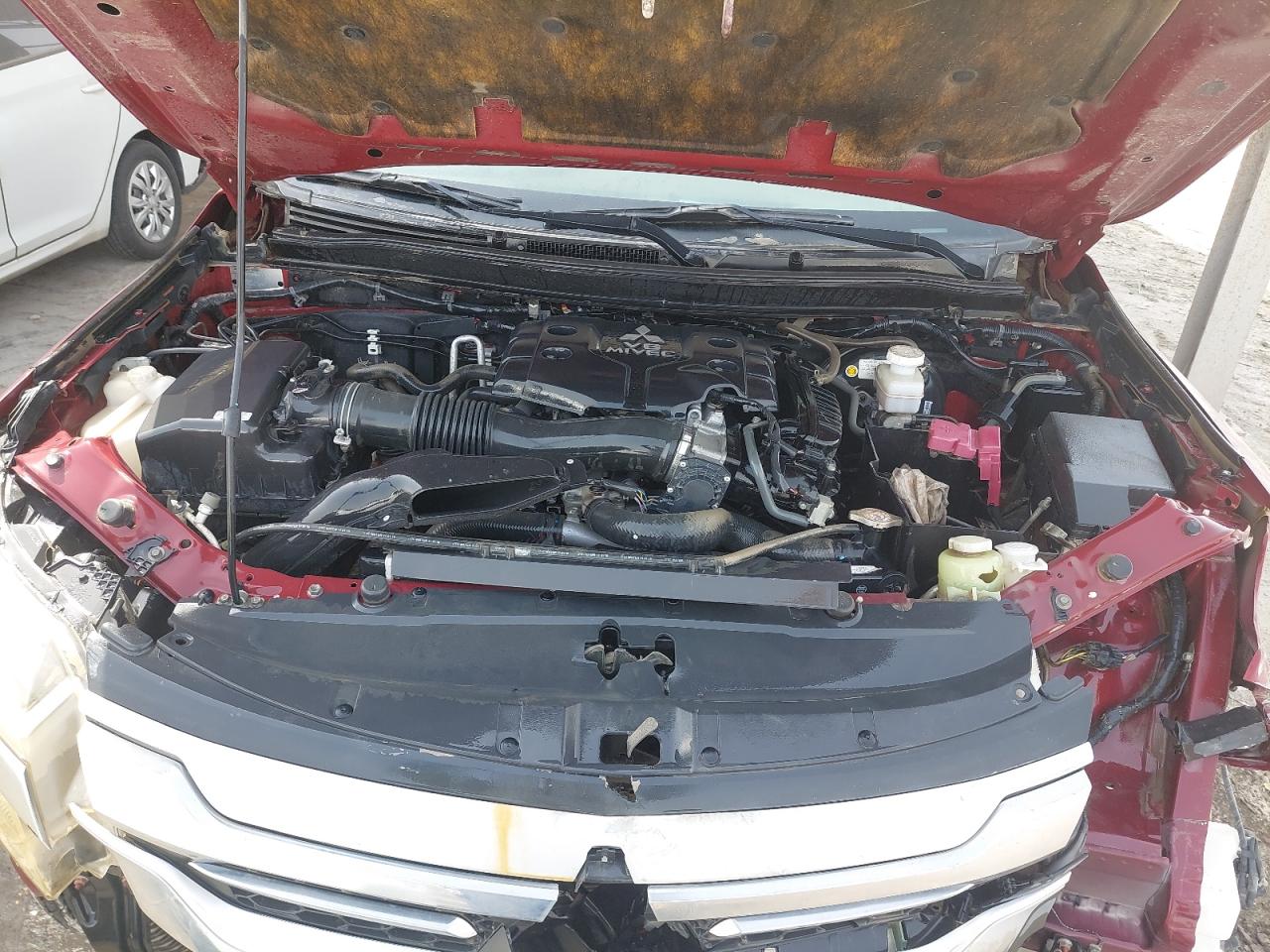MMEMC21X5HH003275 - 2017 Mitsubishi Montero - #undefined