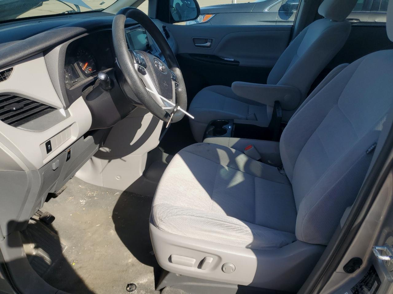 5tdkk3dc9fs637239 5TDKK3DC9FS637239 2015 Toyota Sienna Le