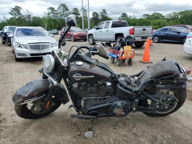 2018 HARLEY-DAVIDSON FLHCS HERITAGE CLASSIC 114