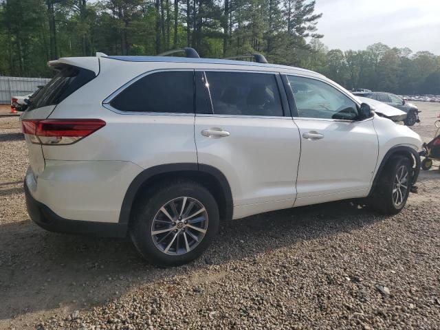  TOYOTA HIGHLANDER 2018 Белый