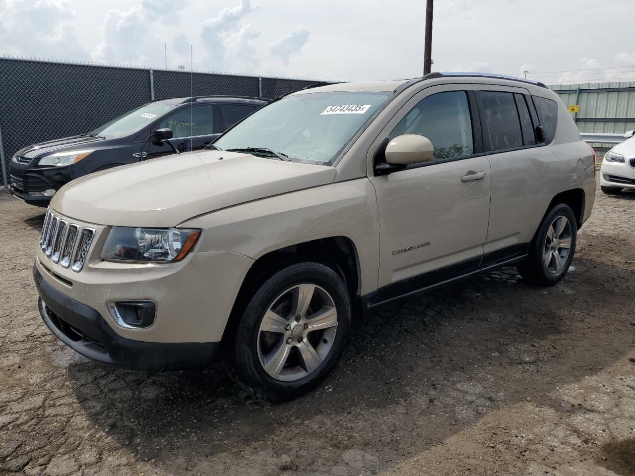 2016 Jeep Compass Latitude for Sale in Woodhaven, MI - Minor Dent/Scratches