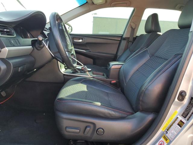 Седани TOYOTA CAMRY 2015 Сріблястий