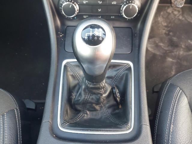 2015 MERCEDES BENZ A180 BLUEE