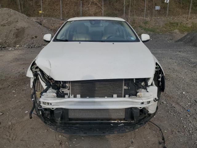  VOLVO S60 2013 Білий