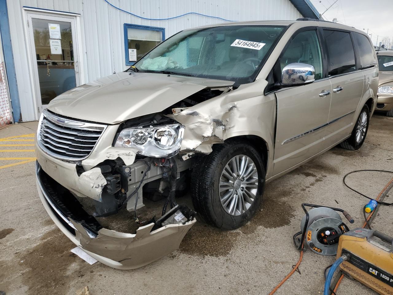 2014 Chrysler Town & Country Touring L for Sale in Pekin, IL - Front End