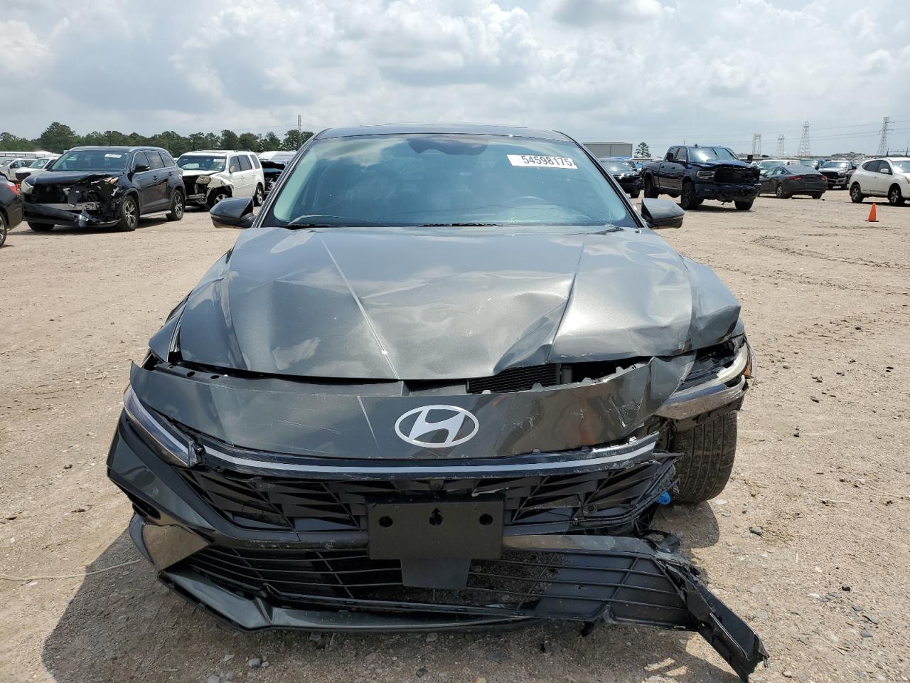 2024 Hyundai Elantra - Image 5