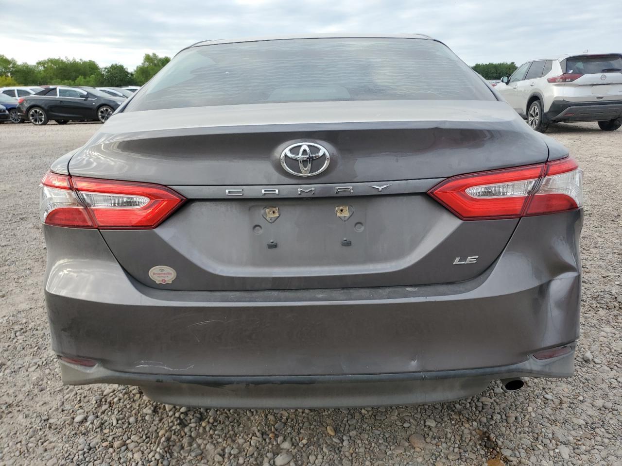 4T1B11HK0JU088099 2018 Toyota Camry L