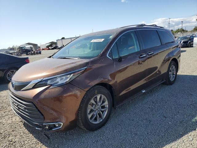 TOYOTA SIENNA XLE 2022