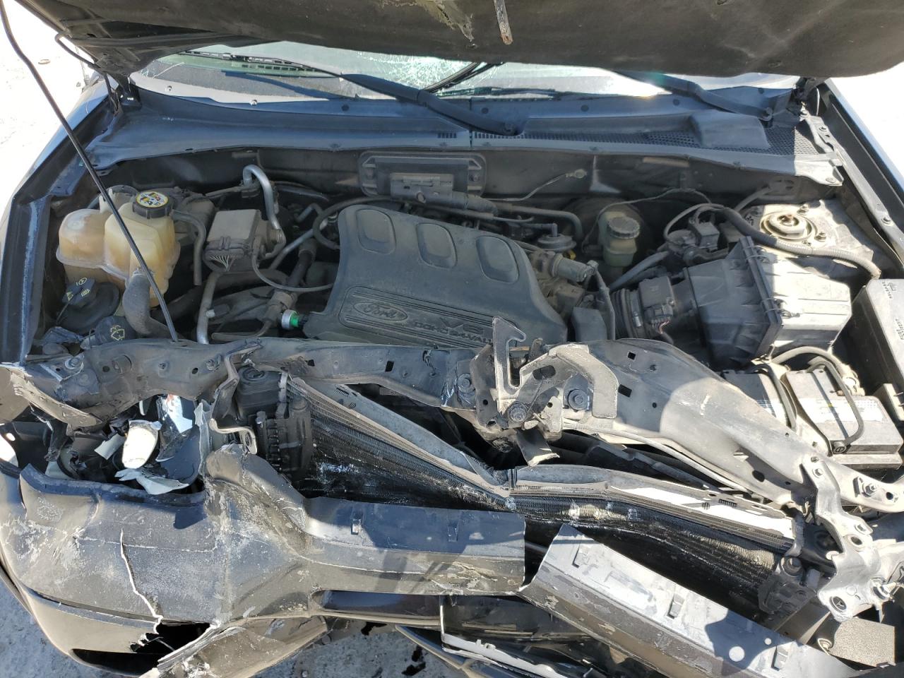 2004 Ford Escape Limited VIN: 1FMCU94184KB05982 Lot: 53378345