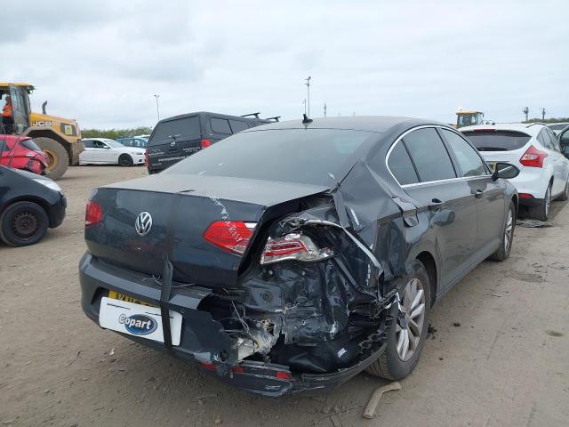 2018 VOLKSWAGEN PASSAT SE