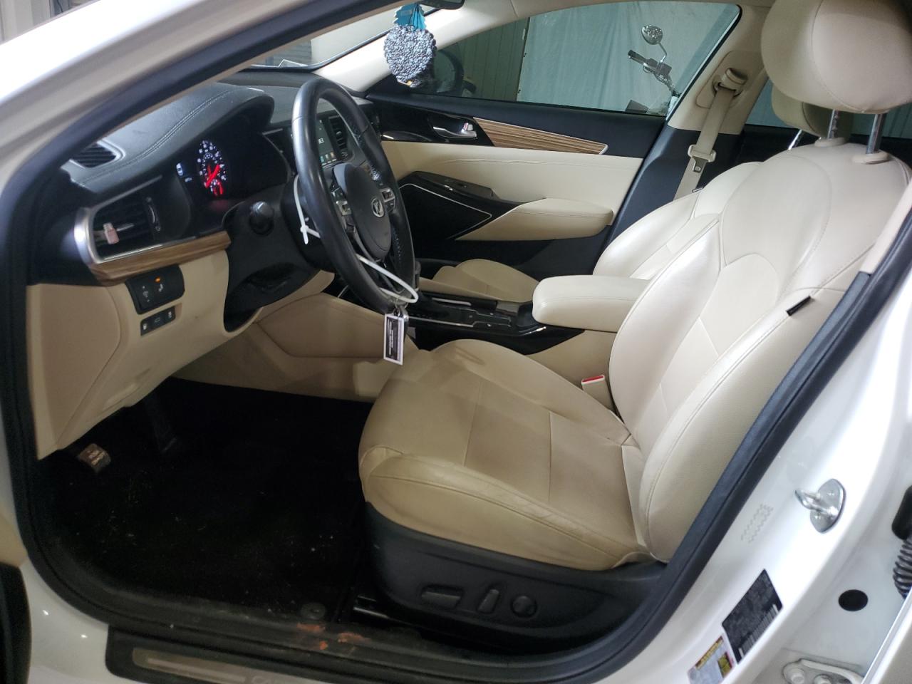 2018 Kia Cadenza Luxury VIN: KNALC4J19J5124675 Lot: 53628175