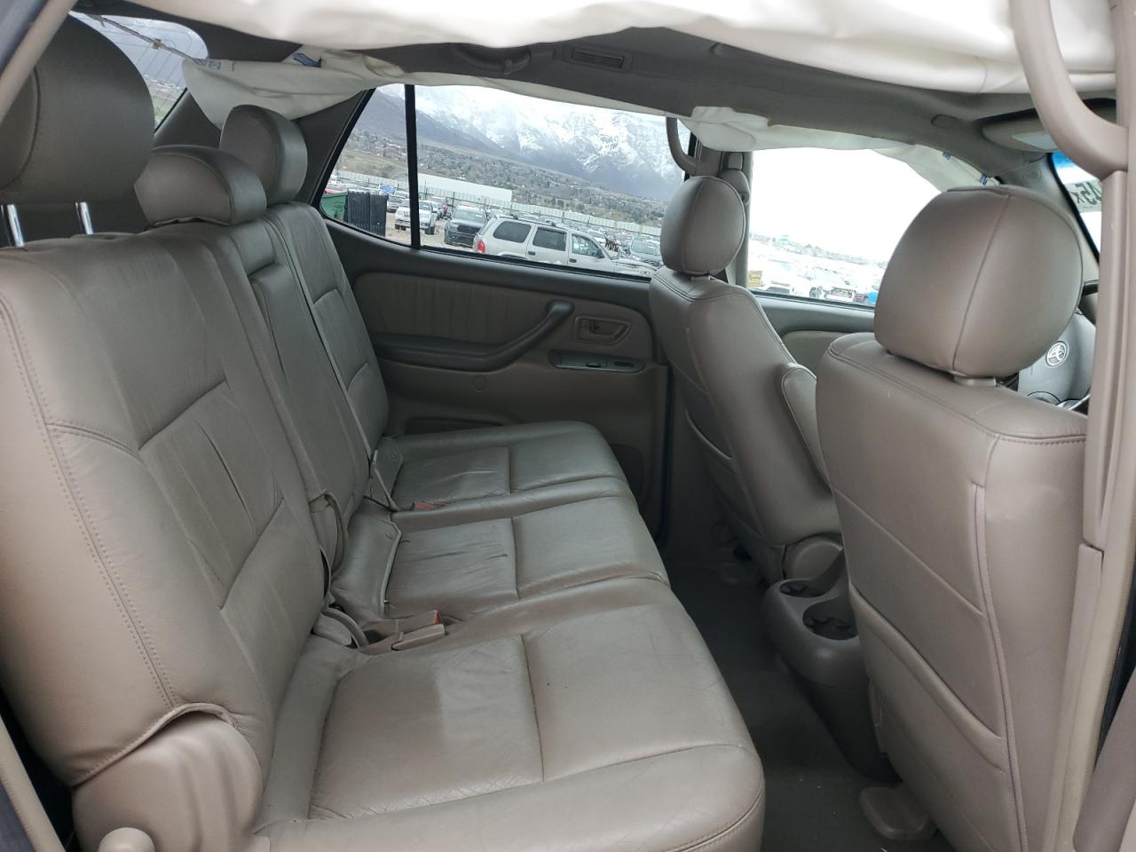2005 Toyota Sequoia Limited VIN: 5TDBT48A15S235810 Lot: 51703345