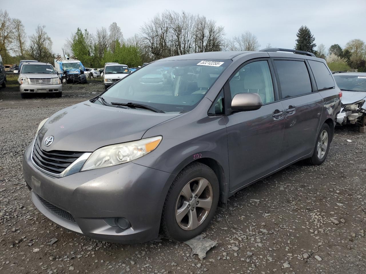 2014 Toyota Sienna Le იყიდება Portland-ში, OR - All Over