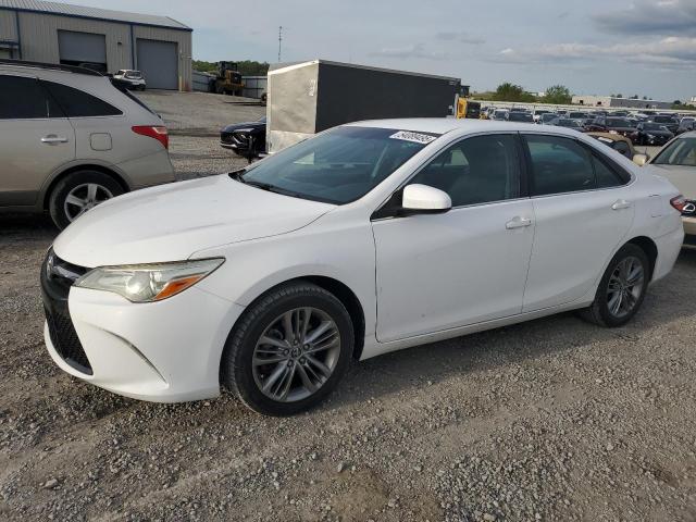 Седани TOYOTA CAMRY 2015 Білий