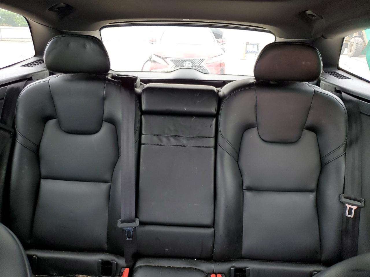 2019 Volvo Xc60 T5 Momentum VIN: LYV102DKXKB263517 Lot: 52601395
