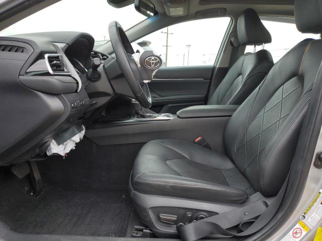  TOYOTA CAMRY 2018 Srebrny