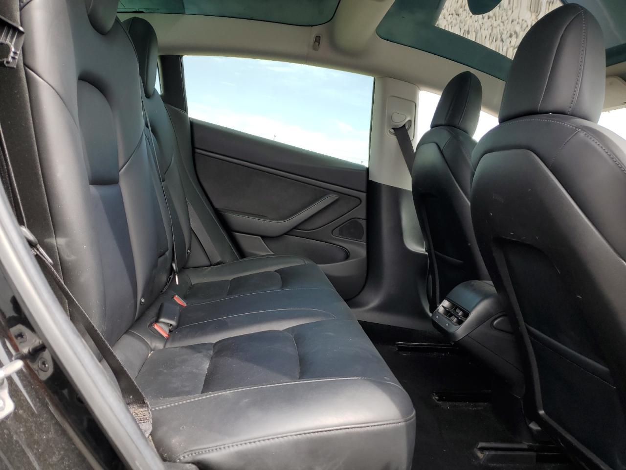 2018 Tesla Model 3 VIN: 5YJ3E1EA9JF151993 Lot: 52365705