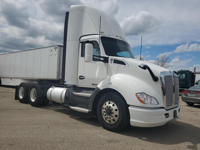 2018 Kenworth T680 Semi Truck