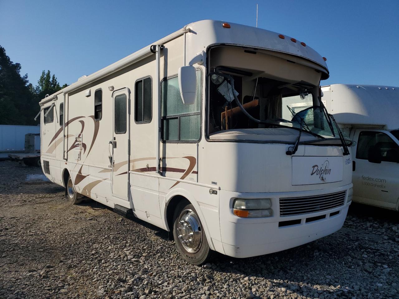 2004 Workhorse Custom Chassis Motorhome Chassis W22 for Sale in Florence, MS - Rollover