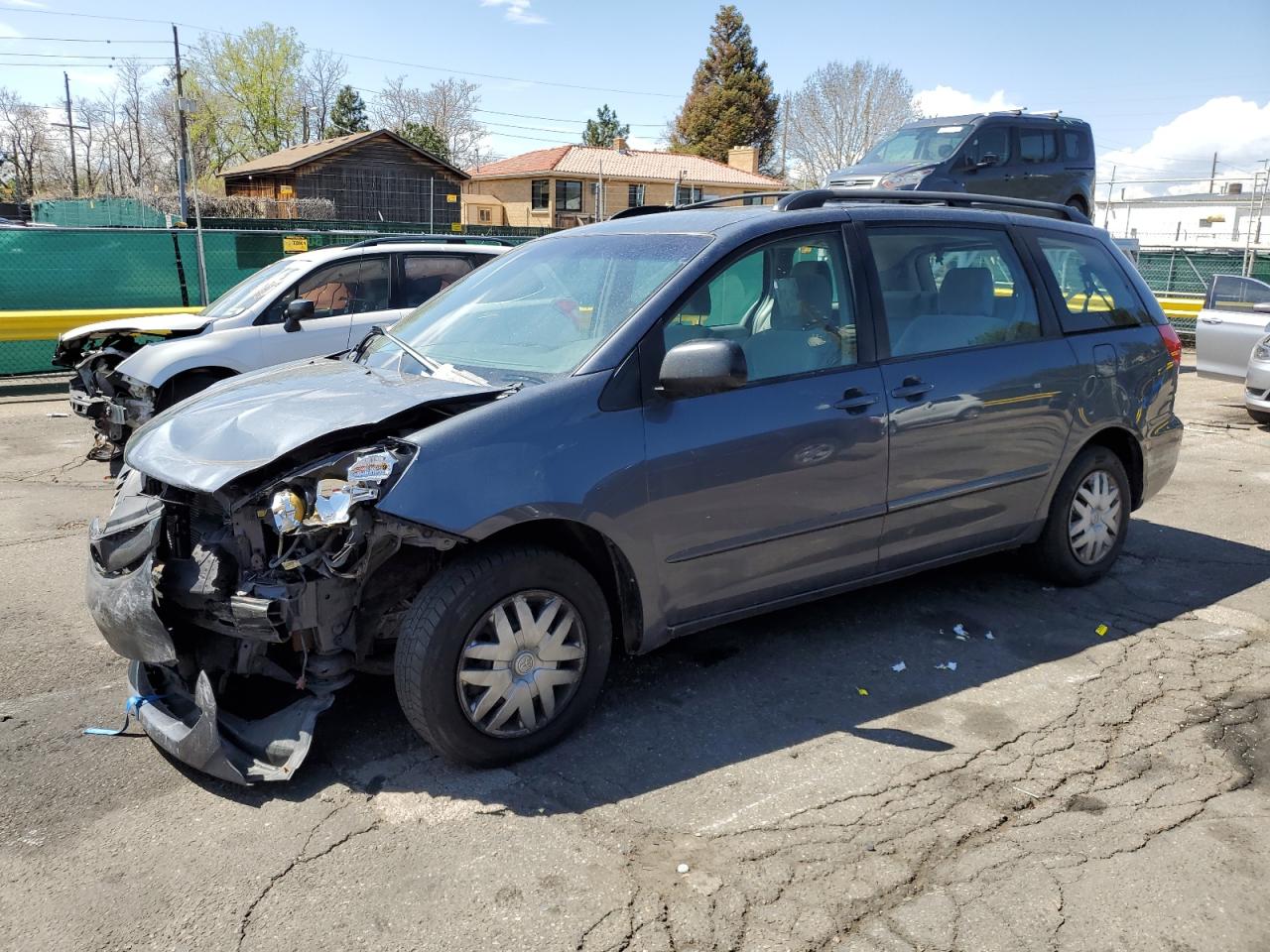 2010 Toyota Sienna Ce за продажба в Denver, CO - Front End