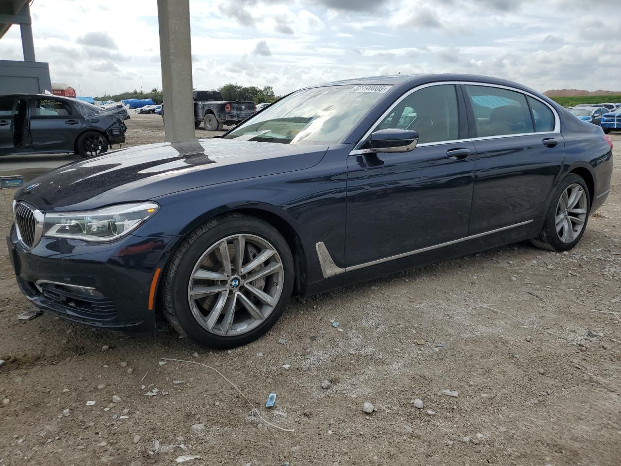 2016 BMW 750 Xi