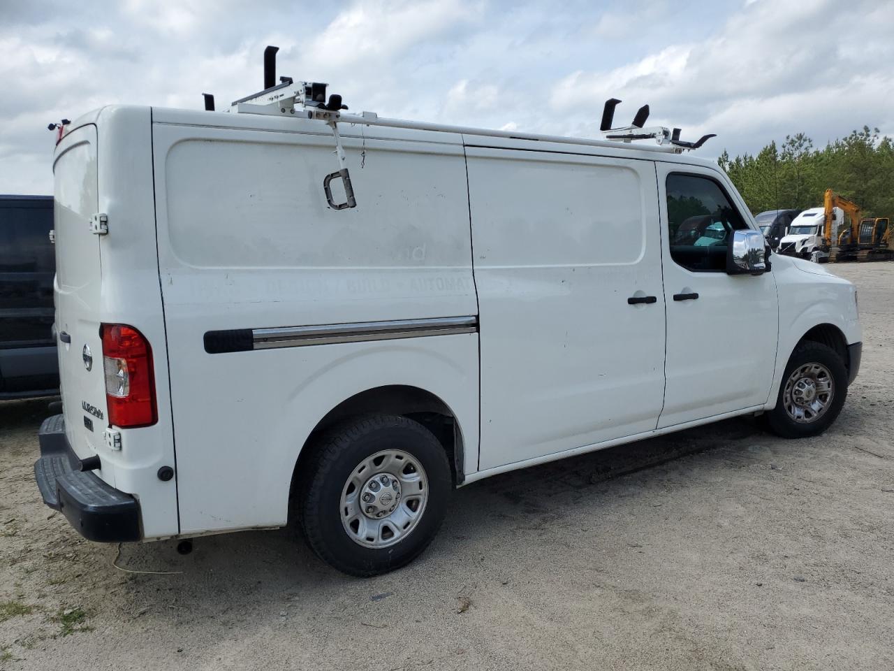2014 Nissan NV - Image 3