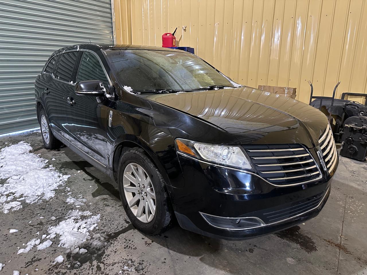 2017 Lincoln Mkt for Sale in Mendon, MA - Normal Wear