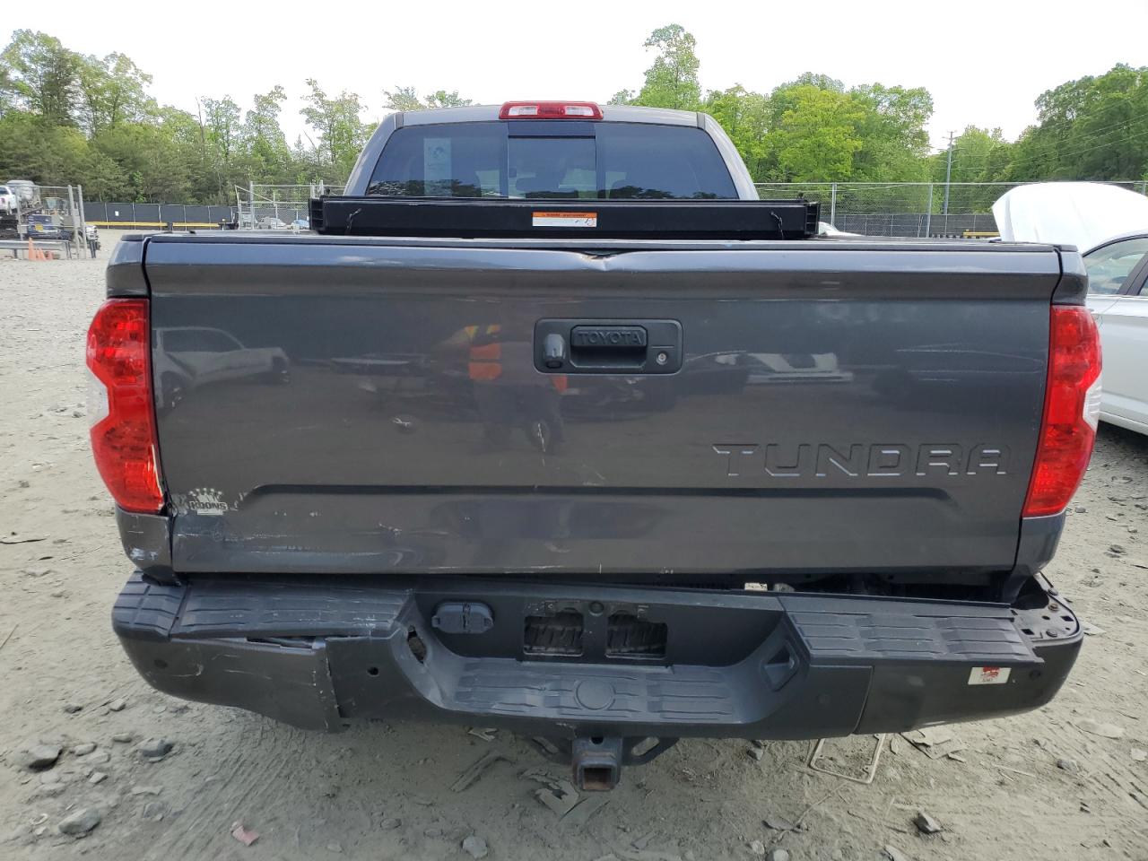 2018 Toyota Tundra Double Cab Sr VIN: 5TFUY5F10JX698934 Lot: 55299255