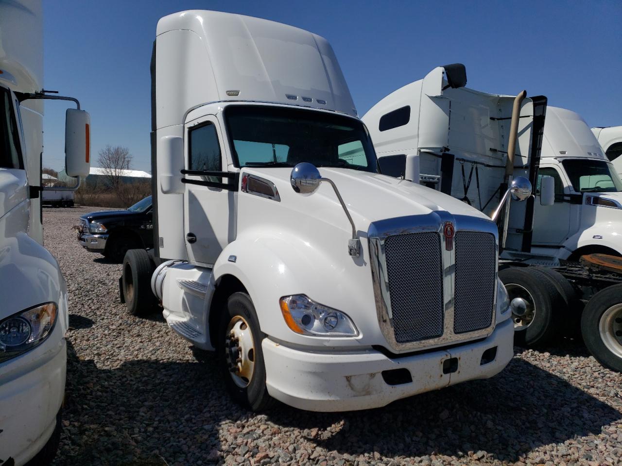 Avon, MN에서 판매 중인 2014 Kenworth T680 Semi Truck - Minor Dent/Scratches