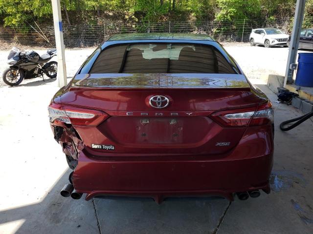  TOYOTA CAMRY 2018 Красный